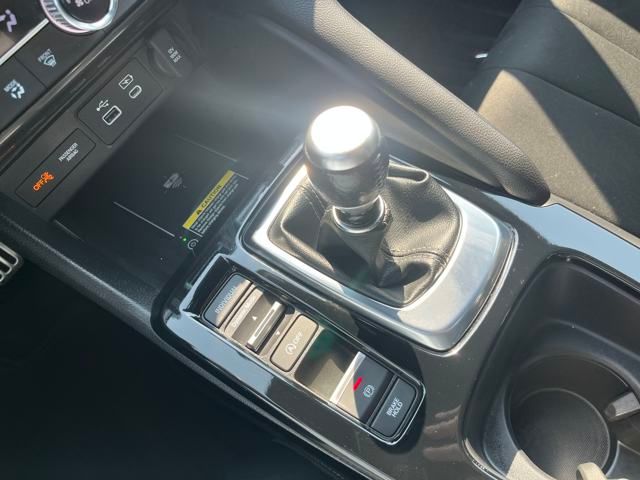 Vehicle image 20 of 31