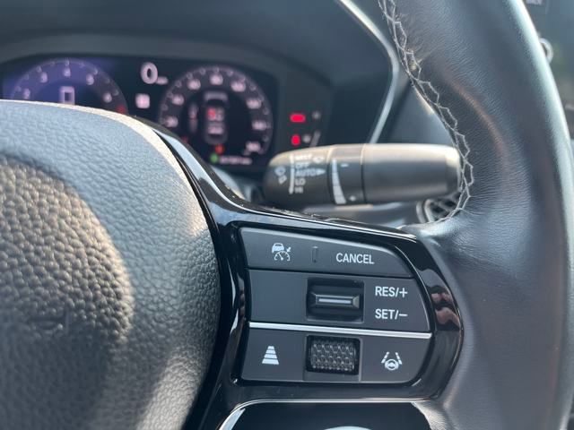 Vehicle image 17 of 31