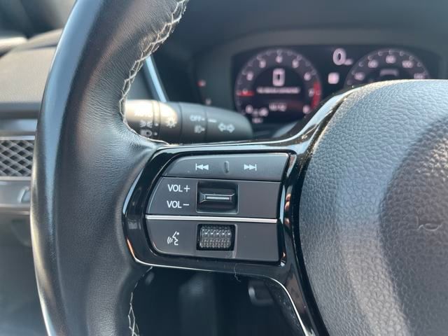Vehicle image 16 of 31