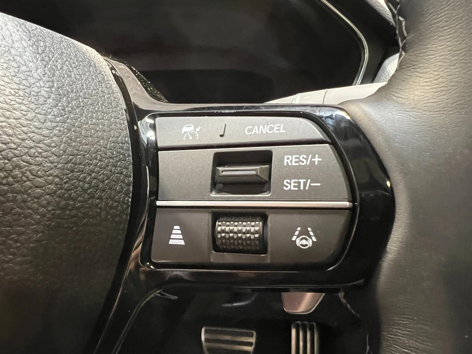 Vehicle image 26 of 36