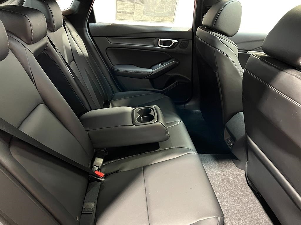 Vehicle image 34 of 36