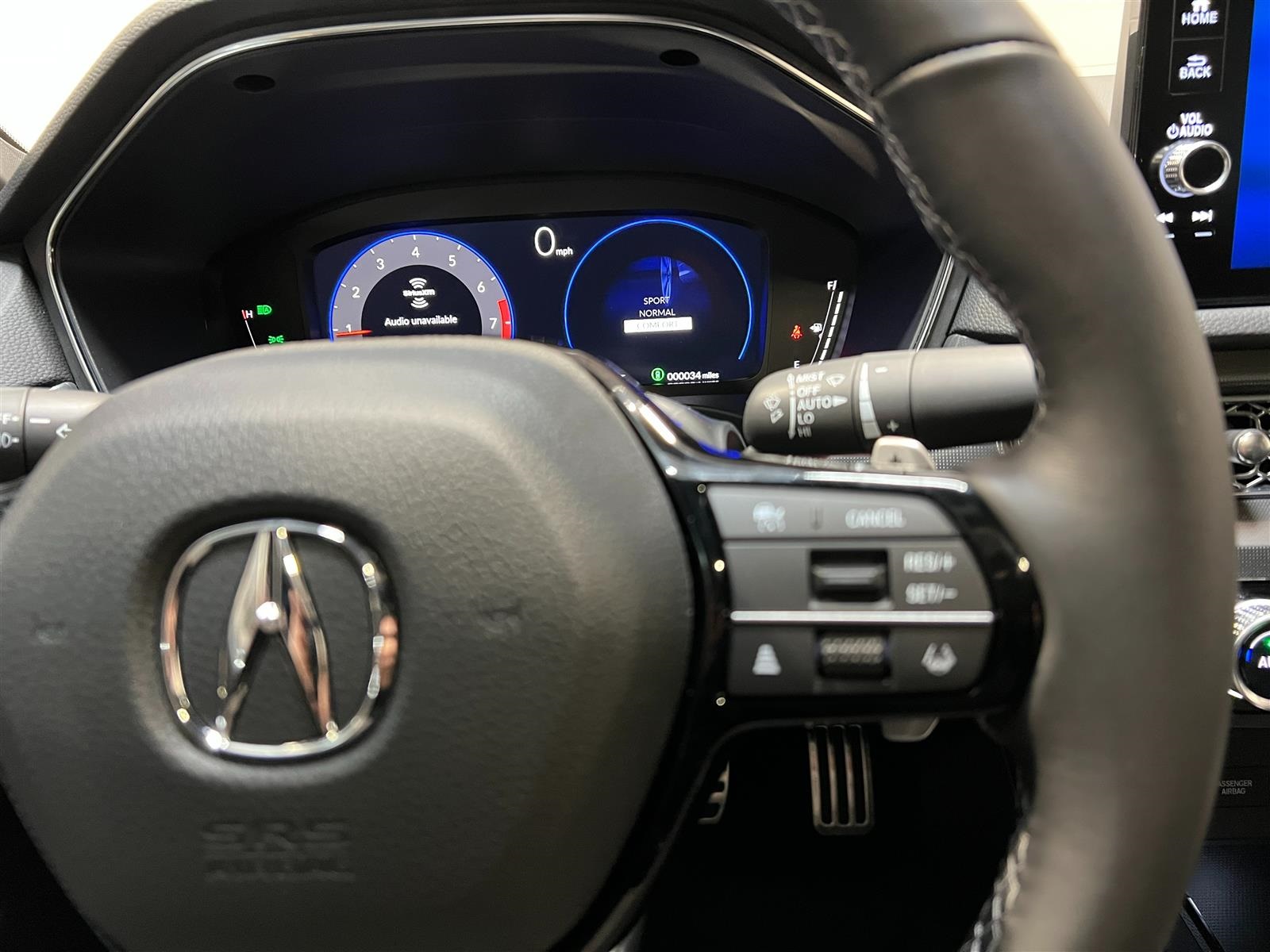 Vehicle image 27 of 36
