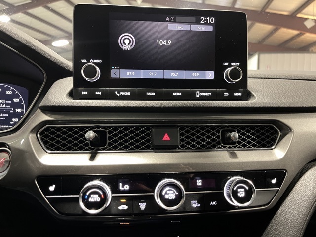 Vehicle image 16 of 30