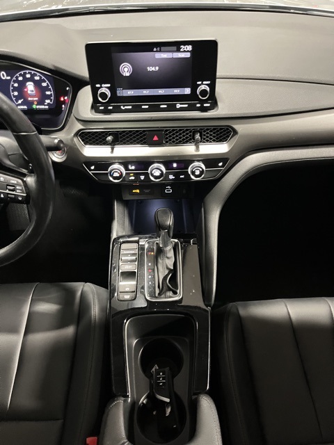 Vehicle image 13 of 30