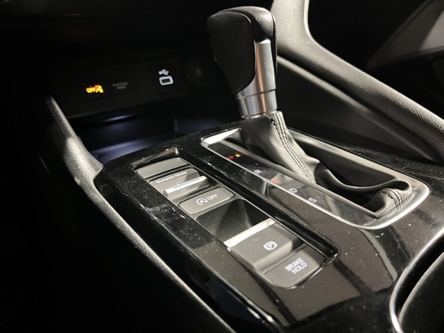 Vehicle image 18 of 30