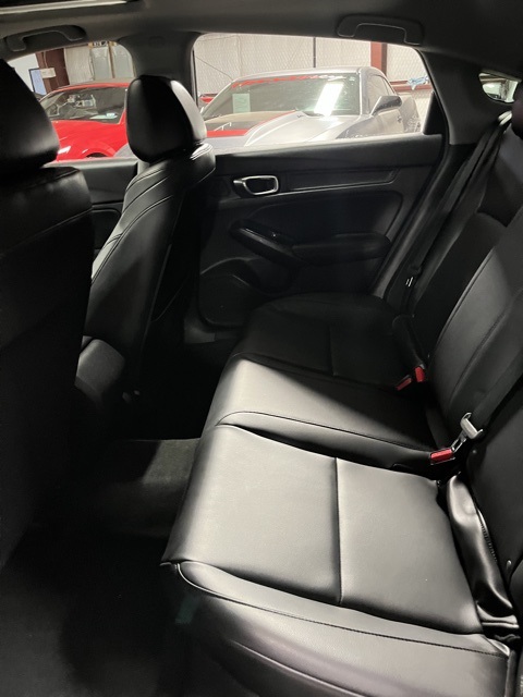 Vehicle image 8 of 30
