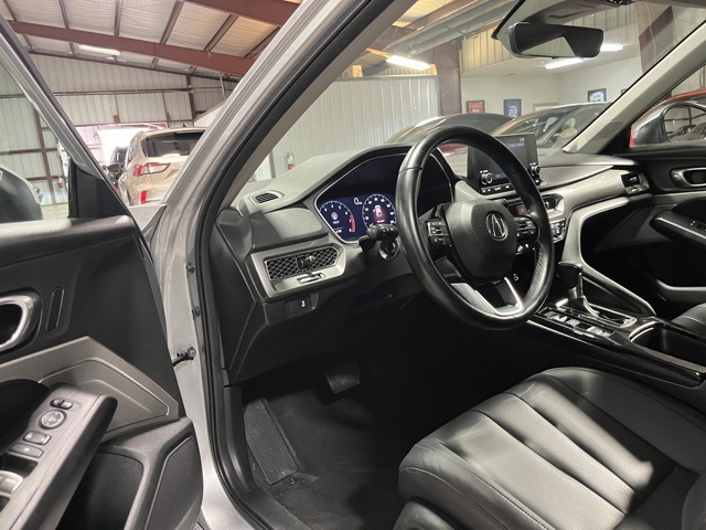 Vehicle image 10 of 30