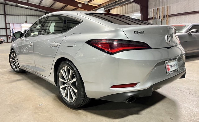 Vehicle image 4 of 30