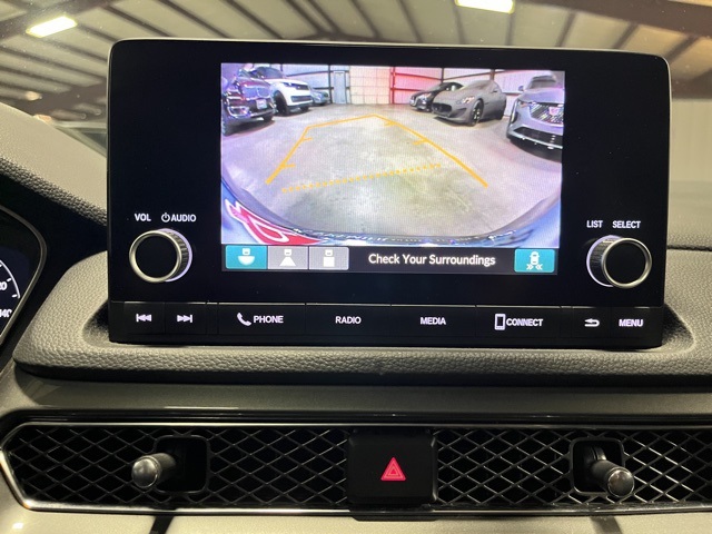 Vehicle image 17 of 30
