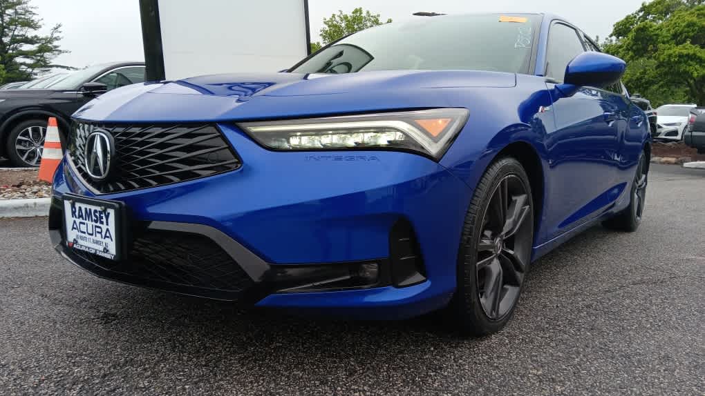 2023 Acura Integra w/A-Spec Package Image 2 of 29