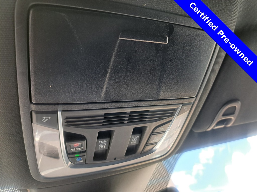 Vehicle image 29 of 29