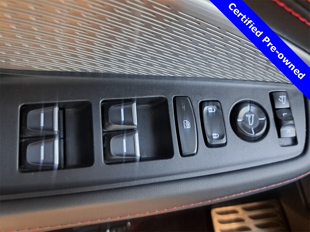 Vehicle image 24 of 29