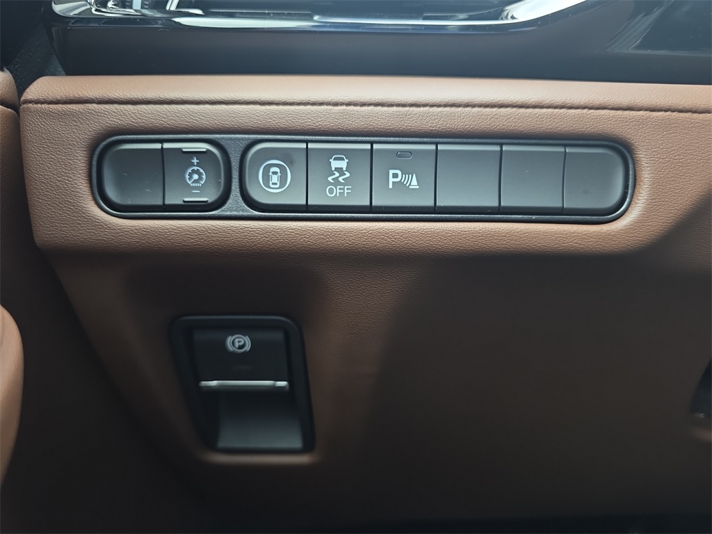 Vehicle image 22 of 28