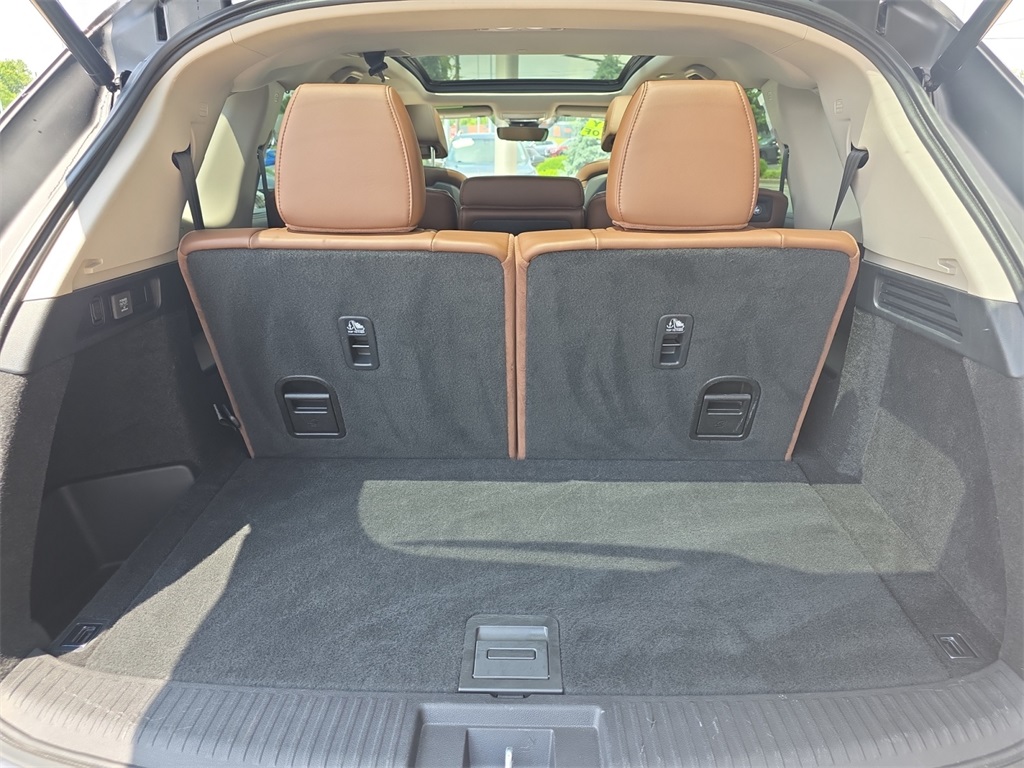 Vehicle image 10 of 28