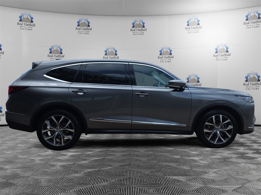 Vehicle image 4 of 28