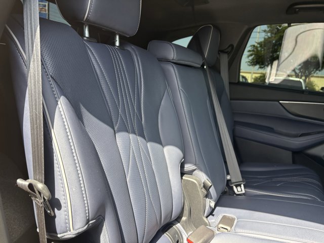 Vehicle image 11 of 40