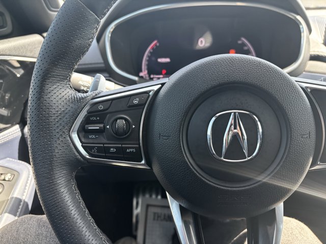 Vehicle image 32 of 40