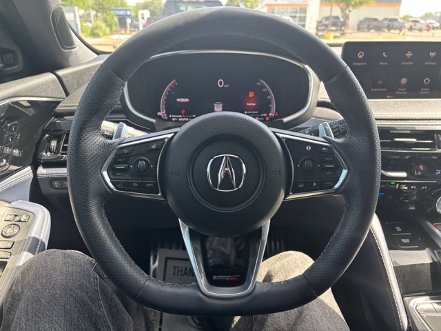 Vehicle image 33 of 40