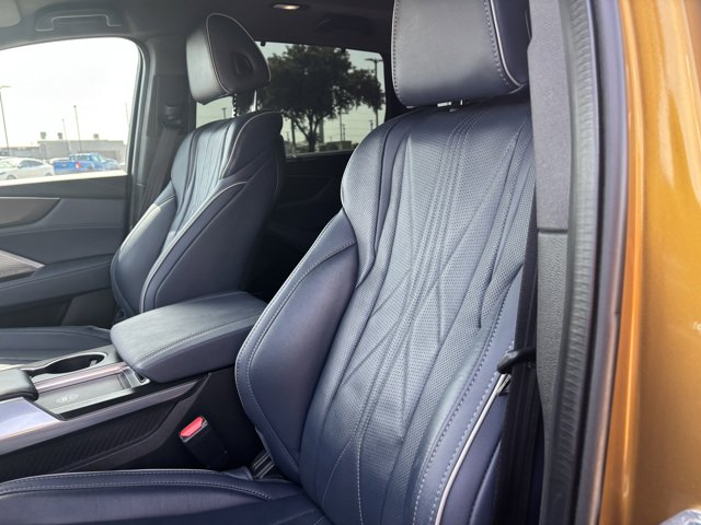Vehicle image 9 of 40