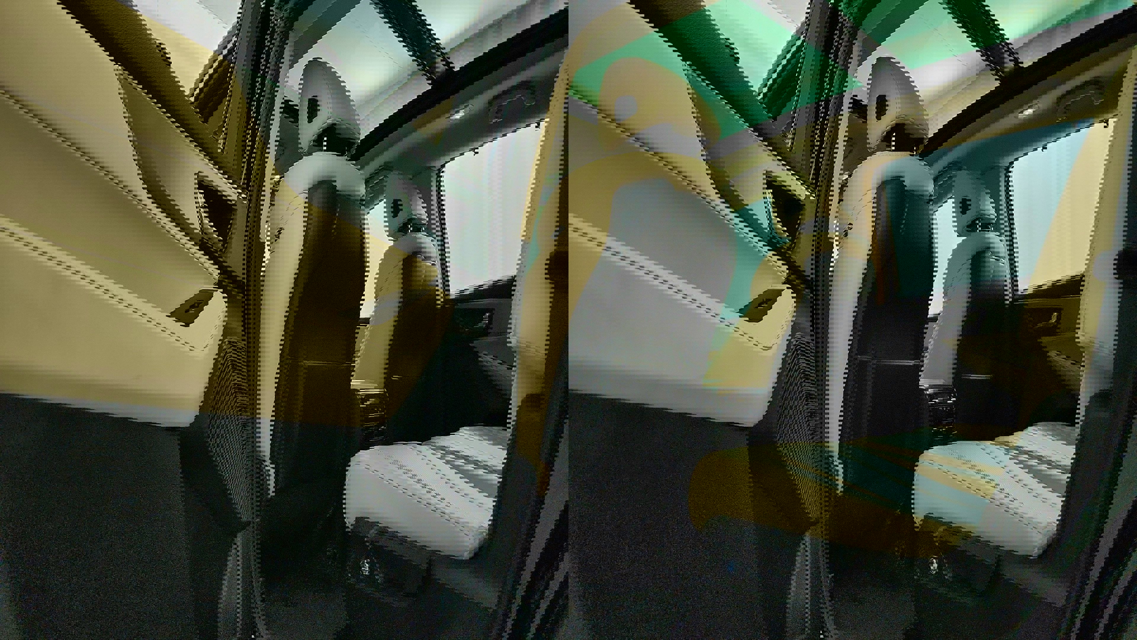 Vehicle image 25 of 38