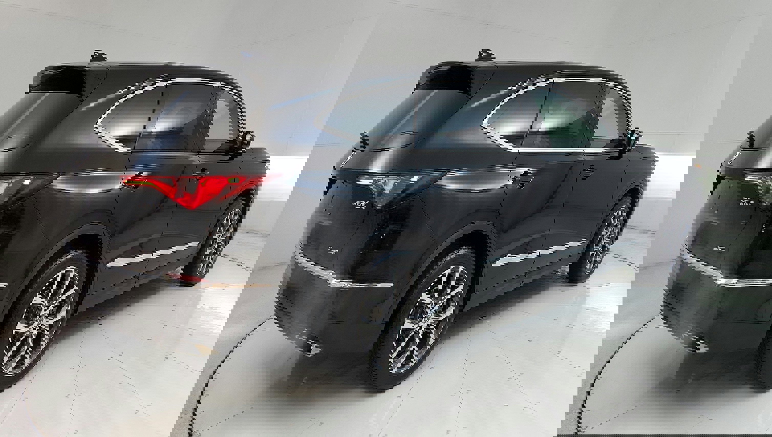 Vehicle image 11 of 38