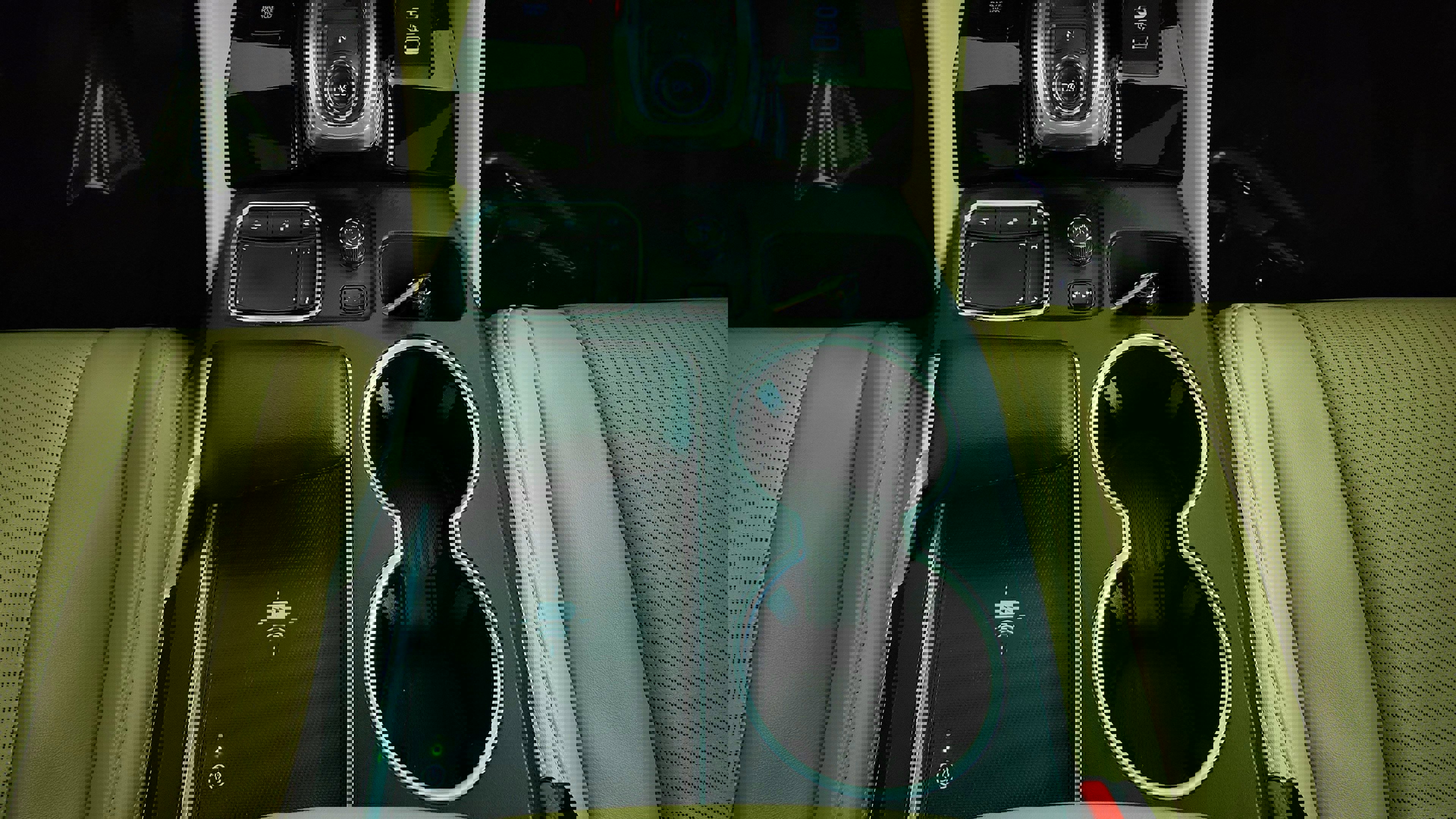 Vehicle image 32 of 38