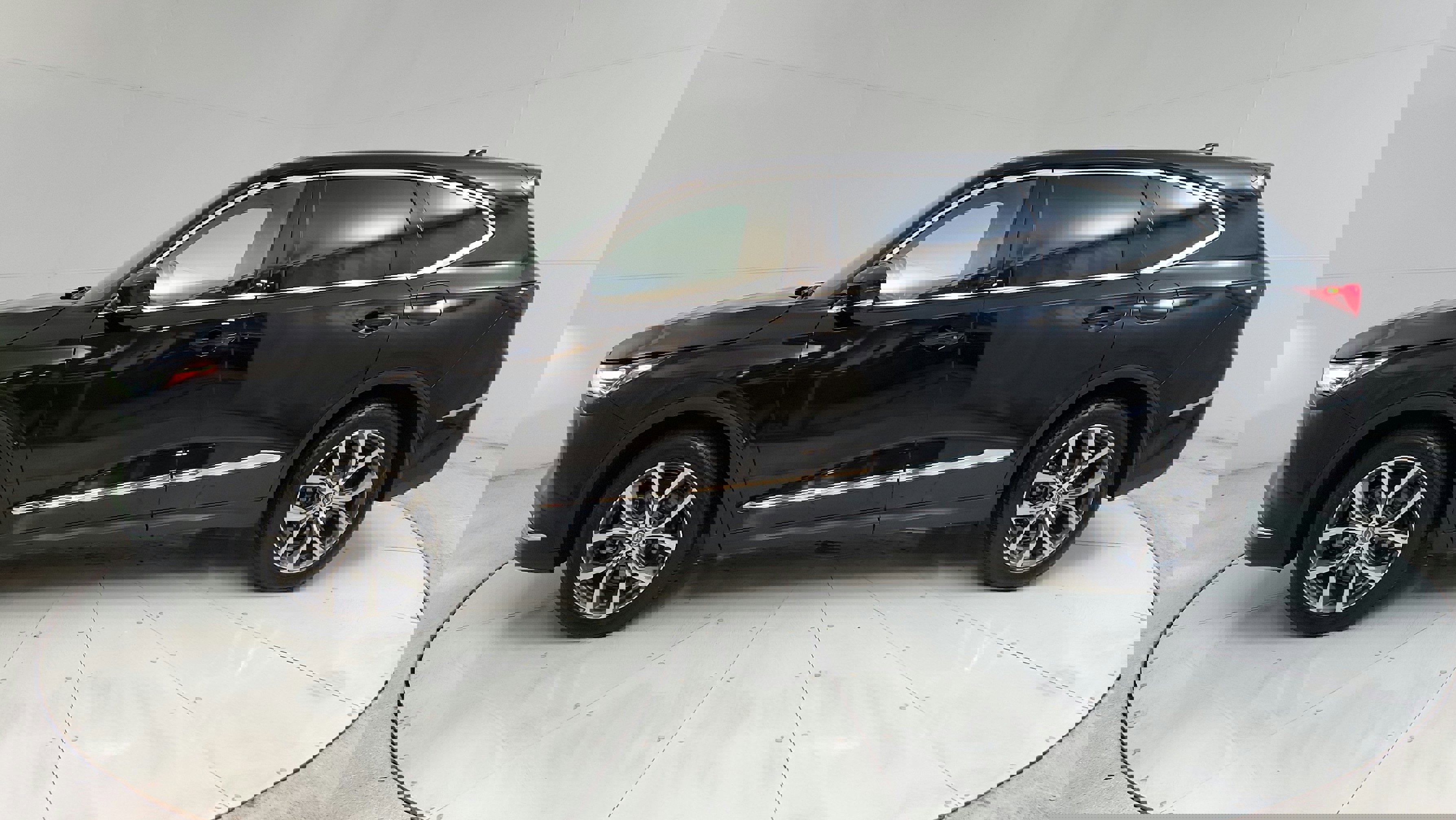 Vehicle image 17 of 38