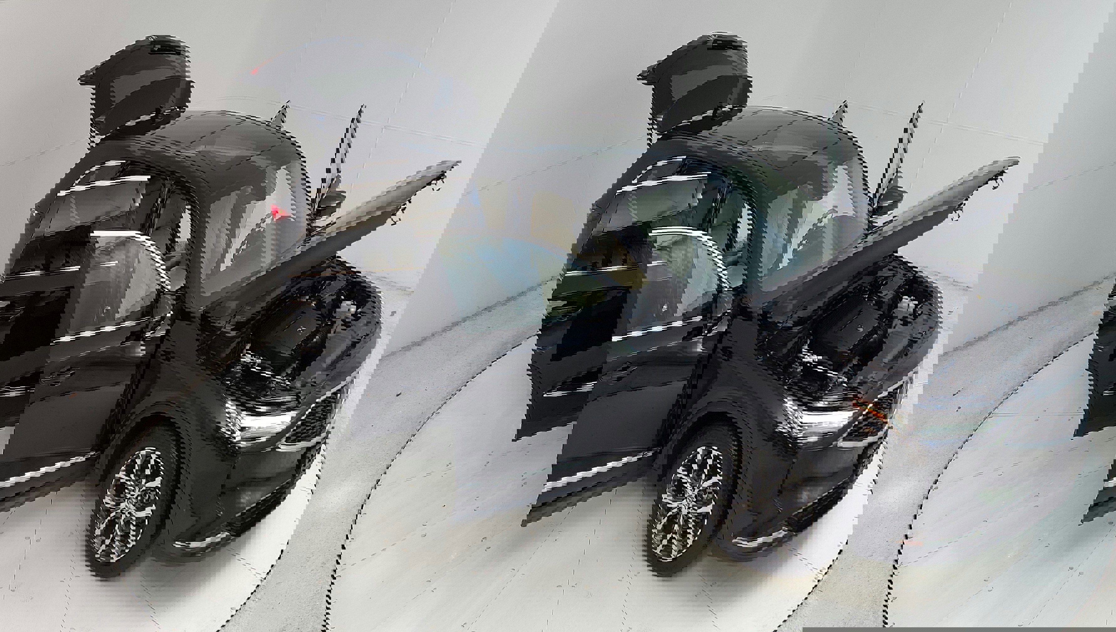 Vehicle image 4 of 38