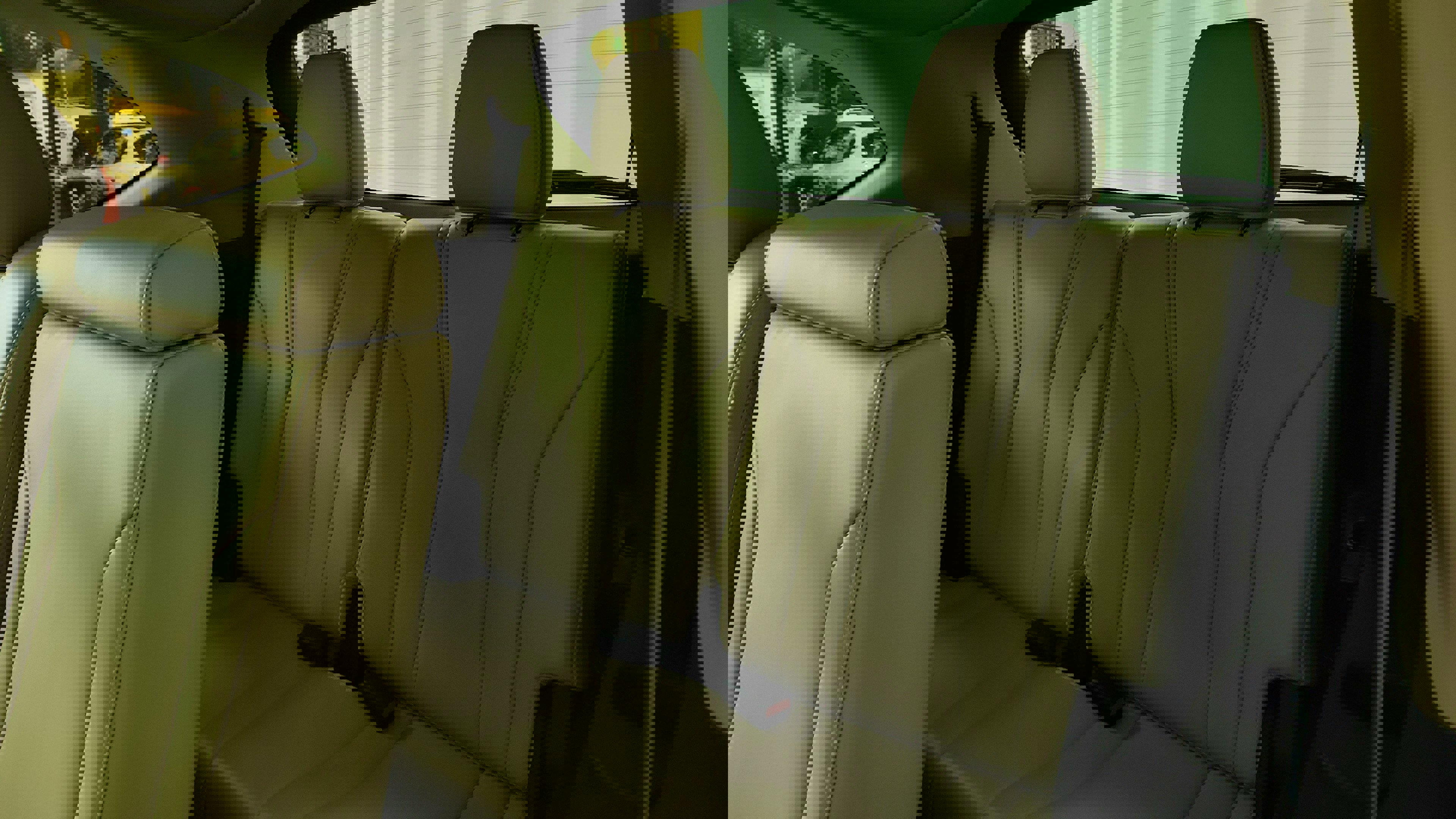 Vehicle image 21 of 38