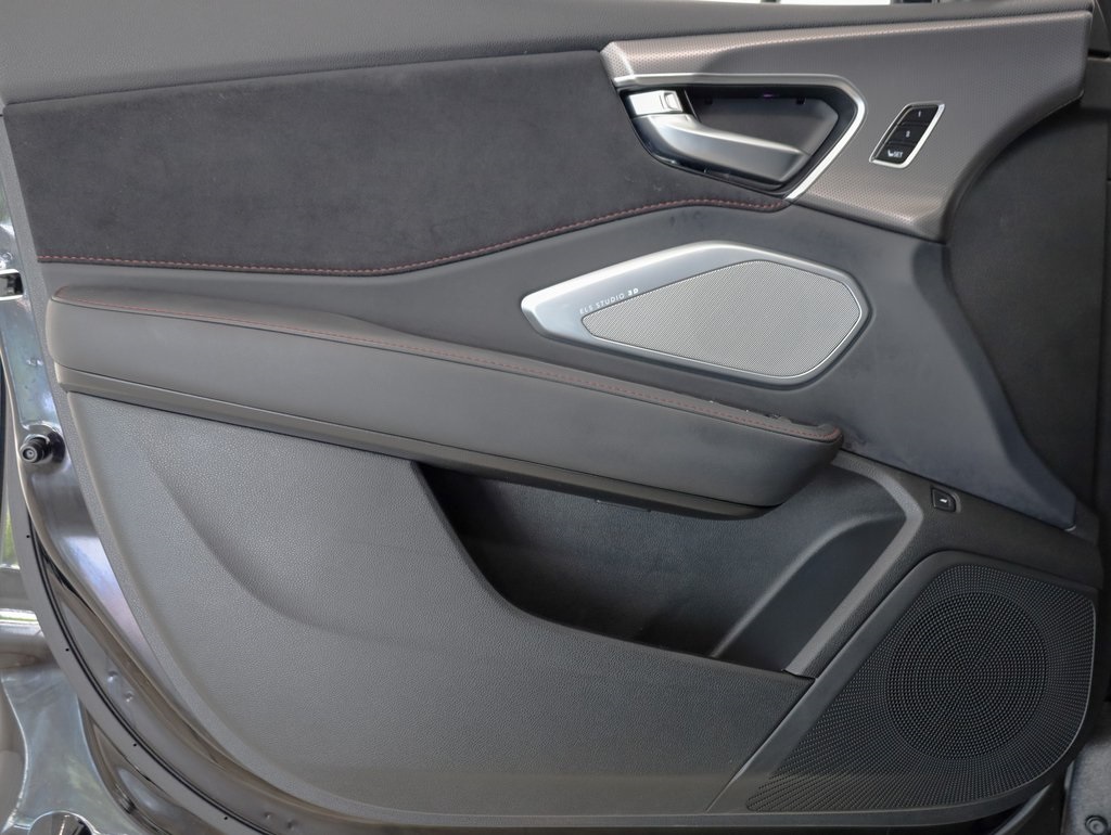 Vehicle image 23 of 41
