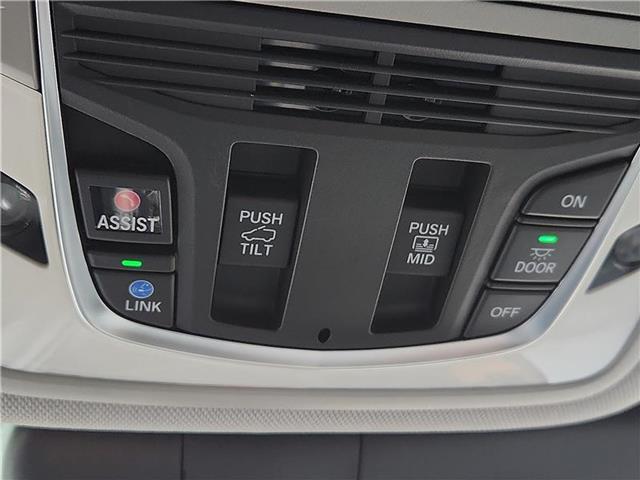Vehicle image 17 of 20