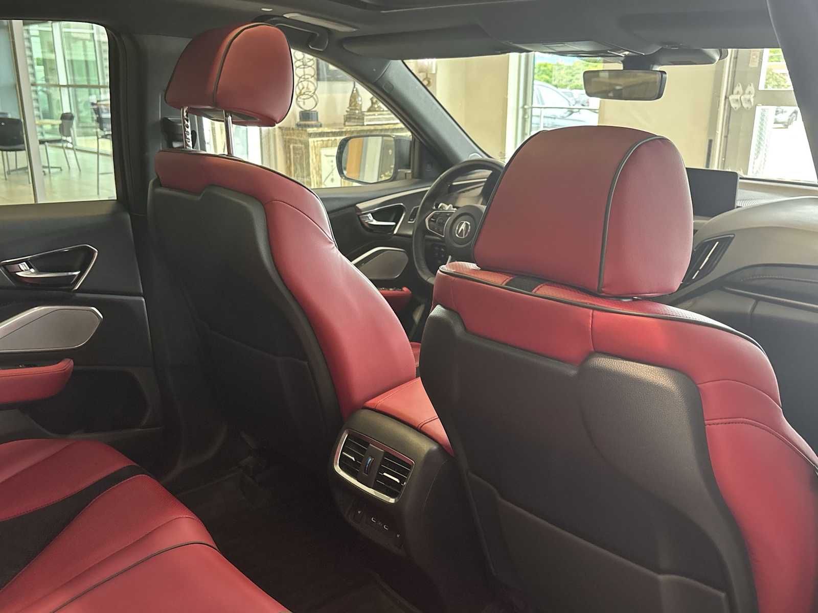 Vehicle image 27 of 42
