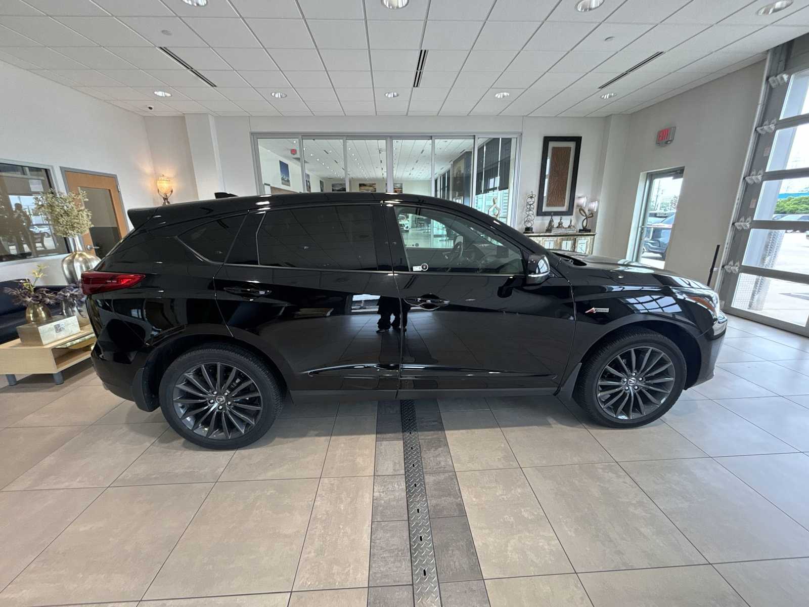 Vehicle image 4 of 42