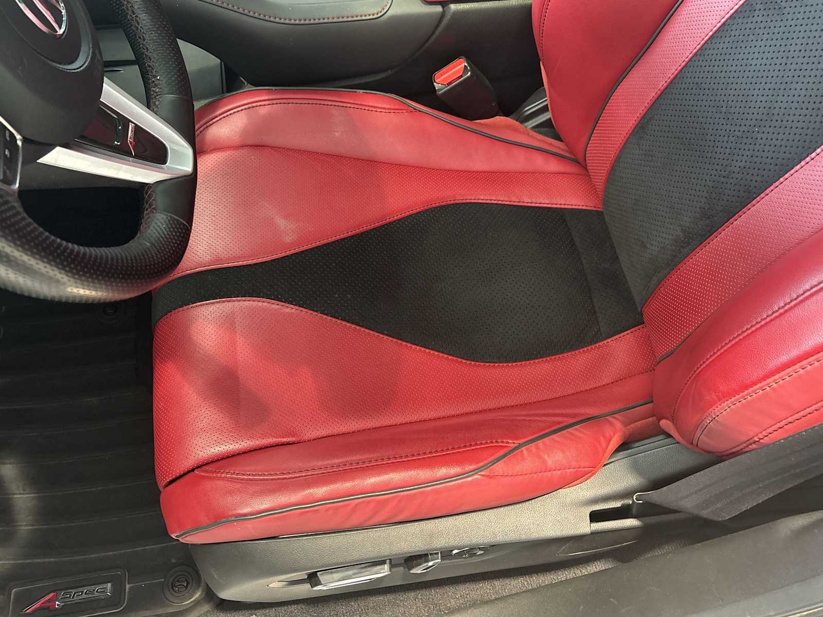 Vehicle image 19 of 42