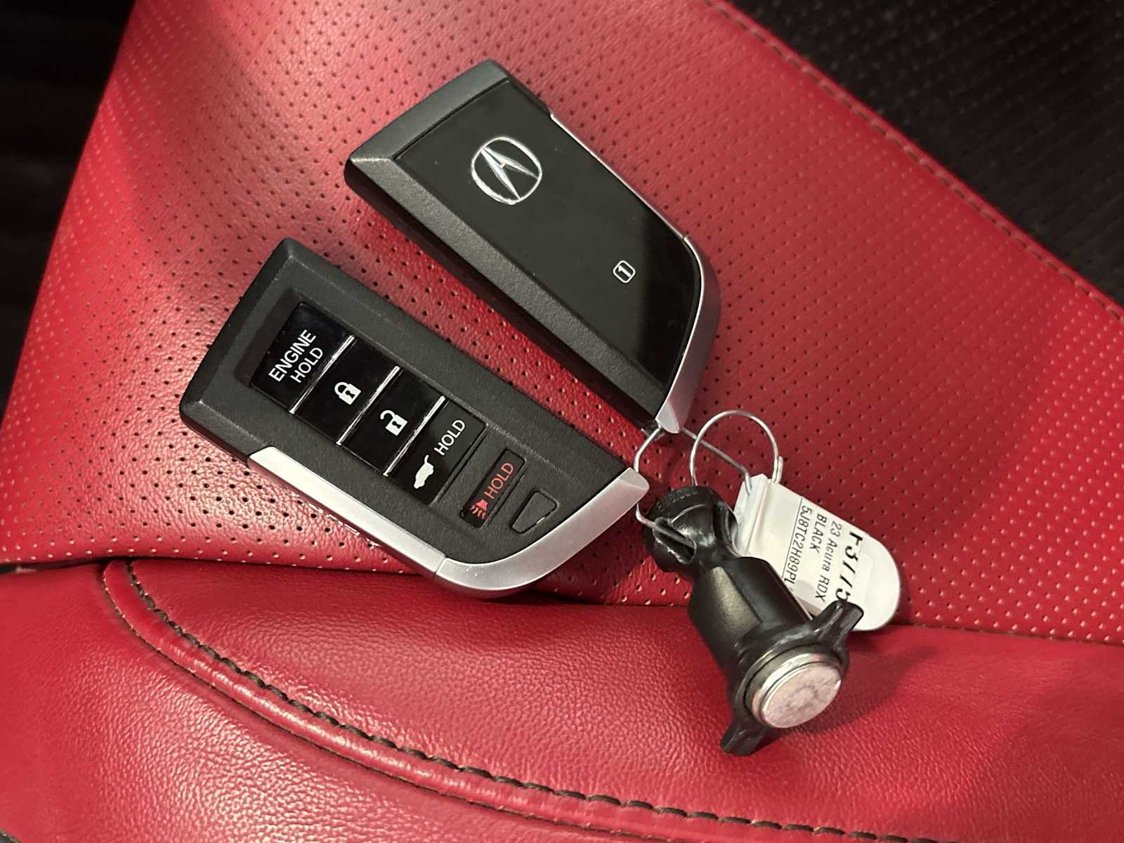 Vehicle image 33 of 42