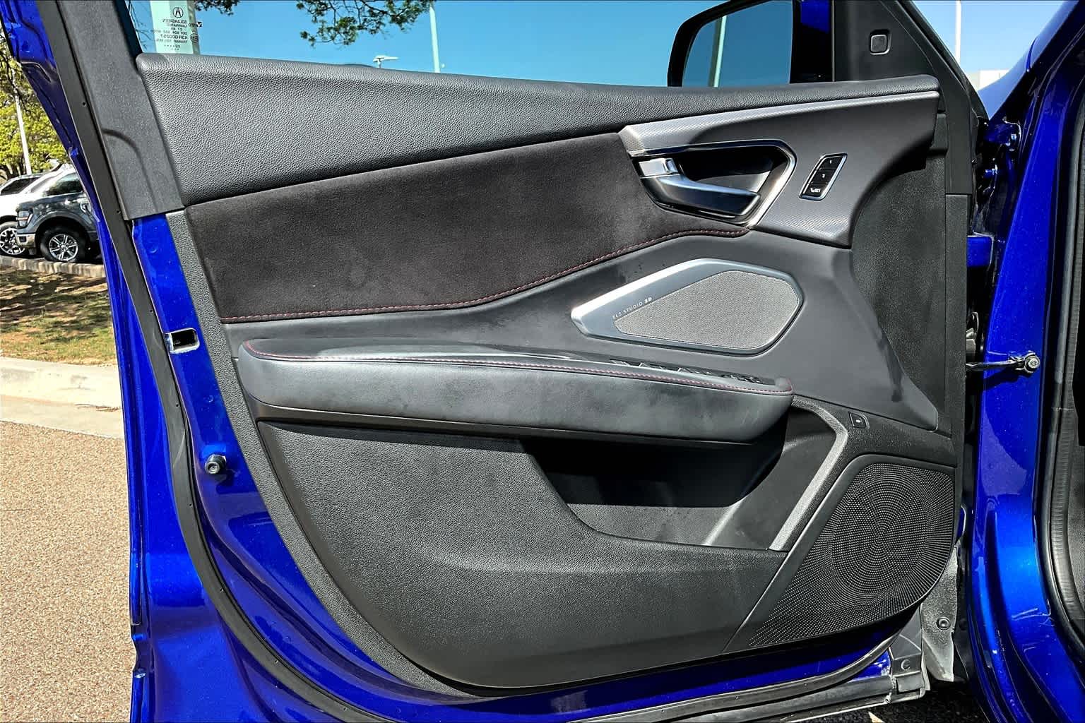 Vehicle image 24 of 35
