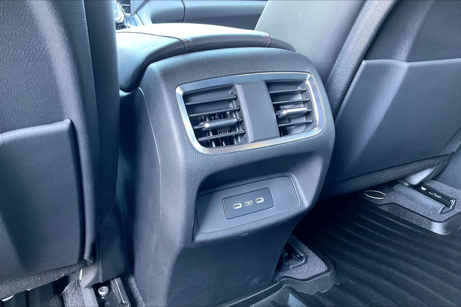 Vehicle image 27 of 35