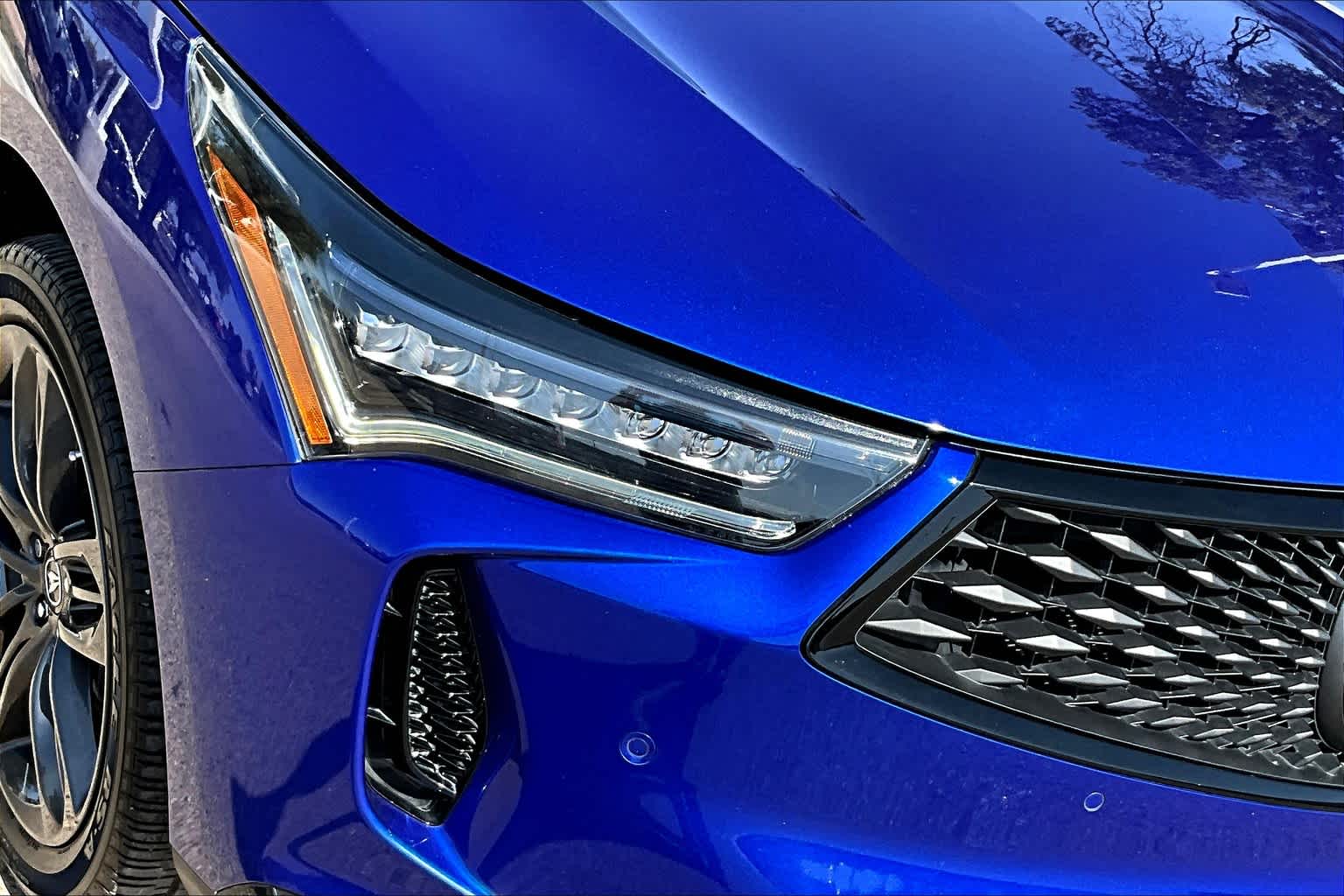 Vehicle image 25 of 35