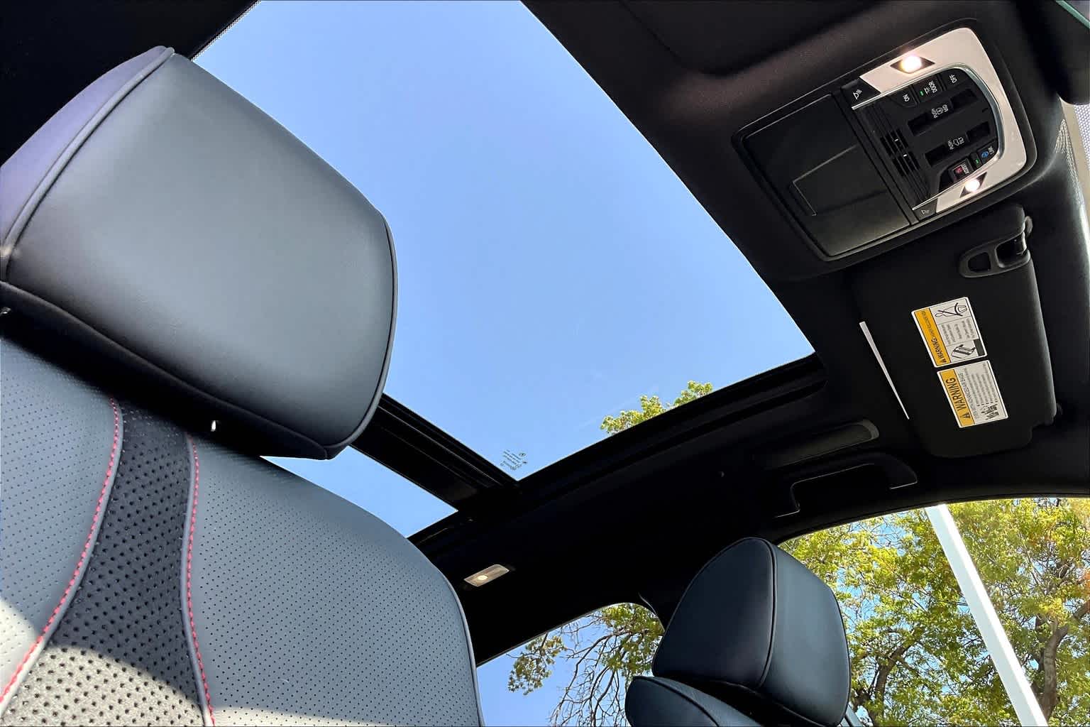 Vehicle image 14 of 35