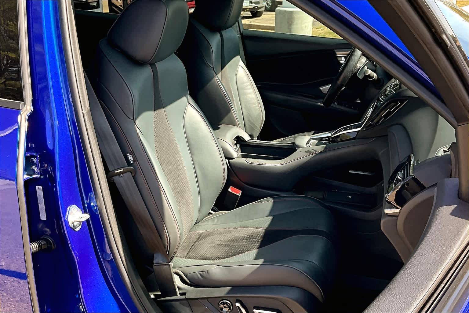 Vehicle image 11 of 35