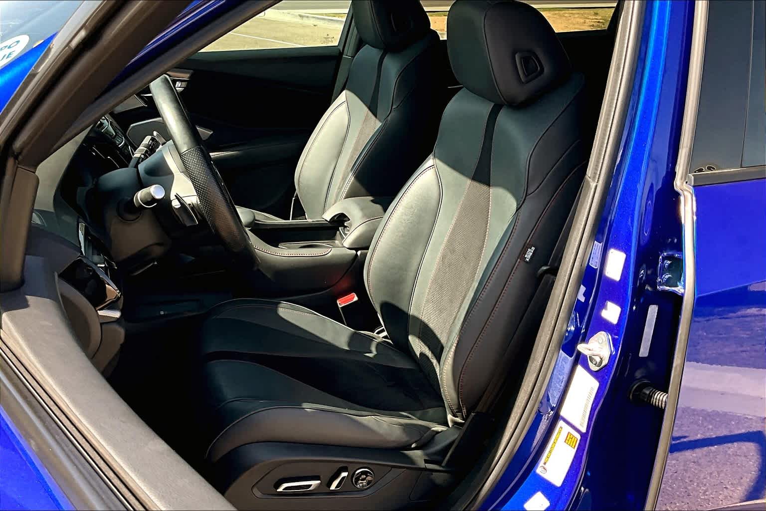 Vehicle image 13 of 35