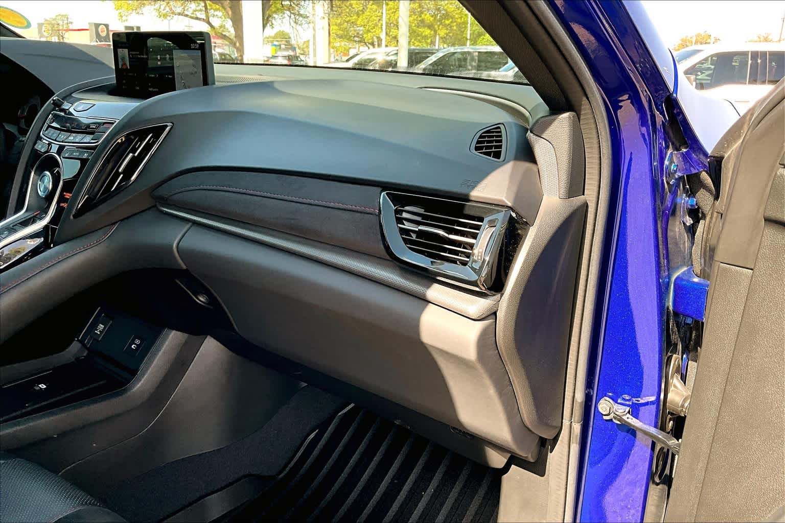 Vehicle image 19 of 35