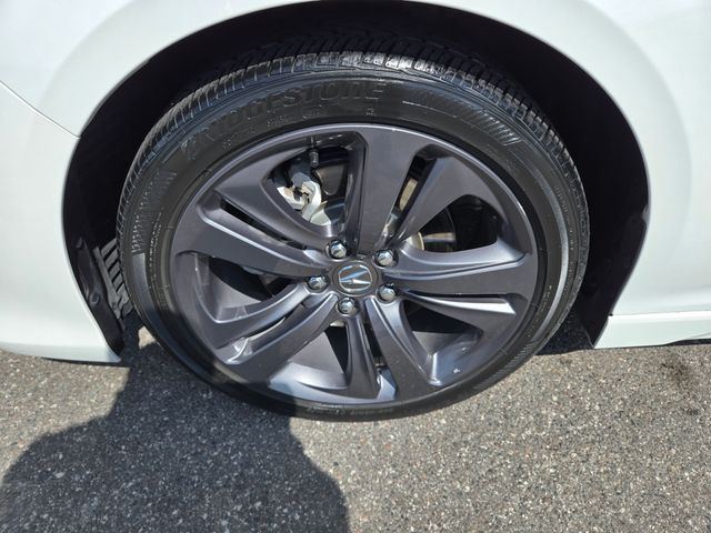 Vehicle image 15 of 47