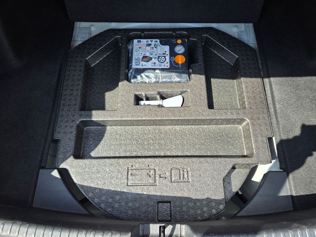 Vehicle image 20 of 47