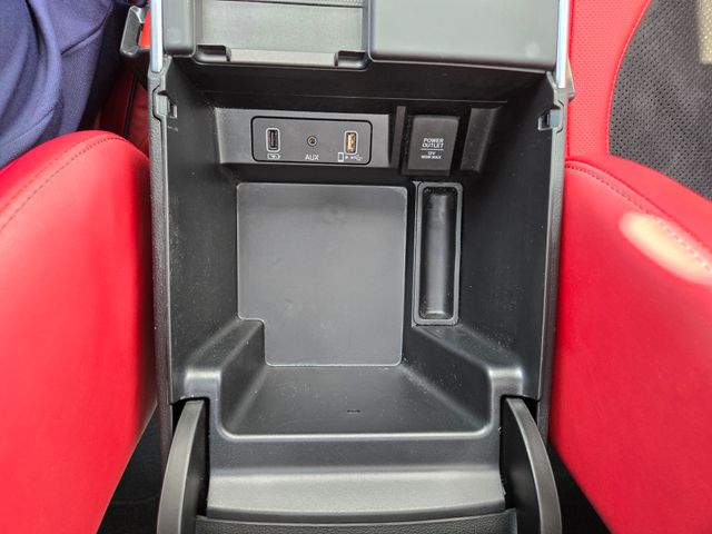 Vehicle image 37 of 47