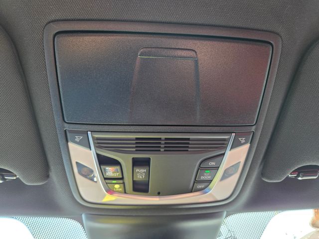 Vehicle image 35 of 47