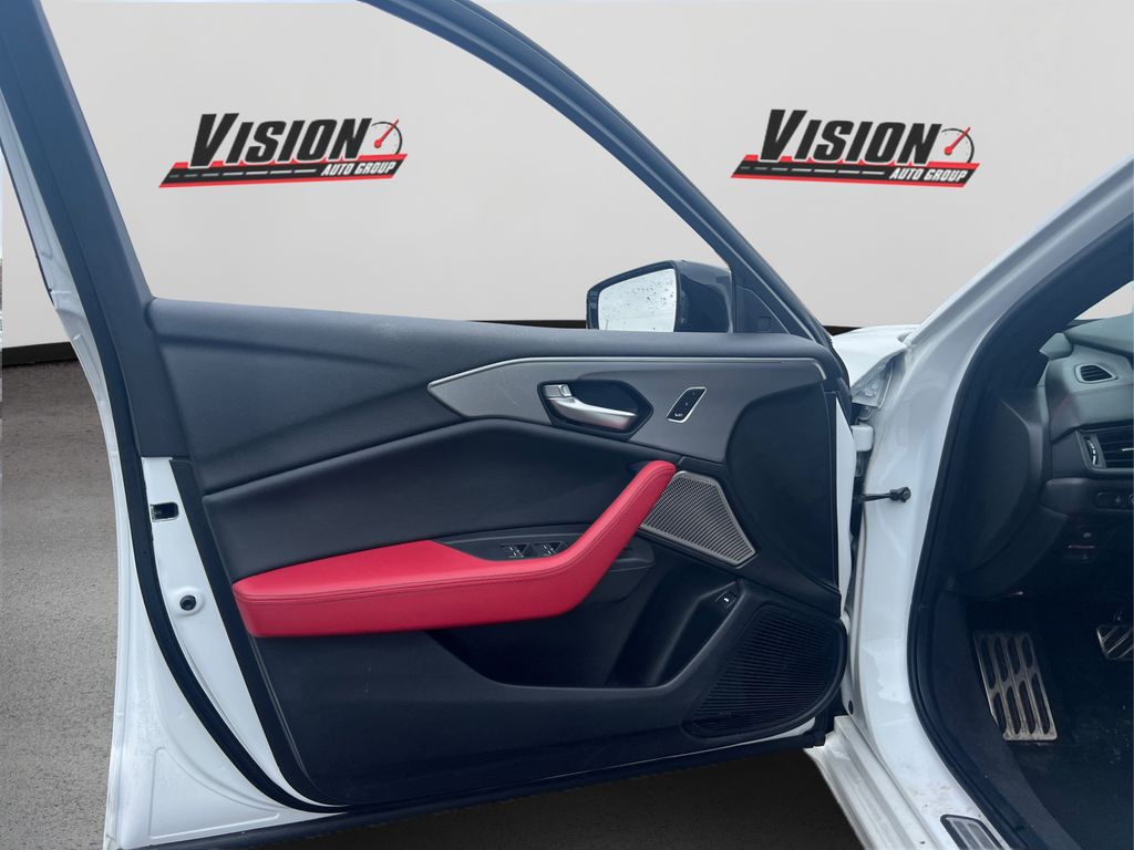 Vehicle image 22 of 40