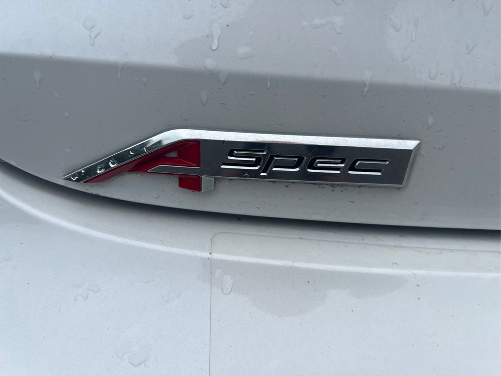 Vehicle image 13 of 40