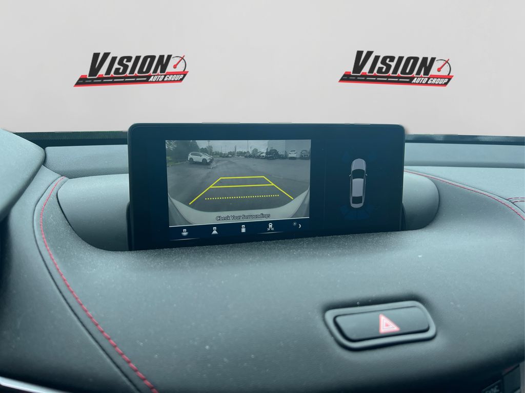 Vehicle image 27 of 40