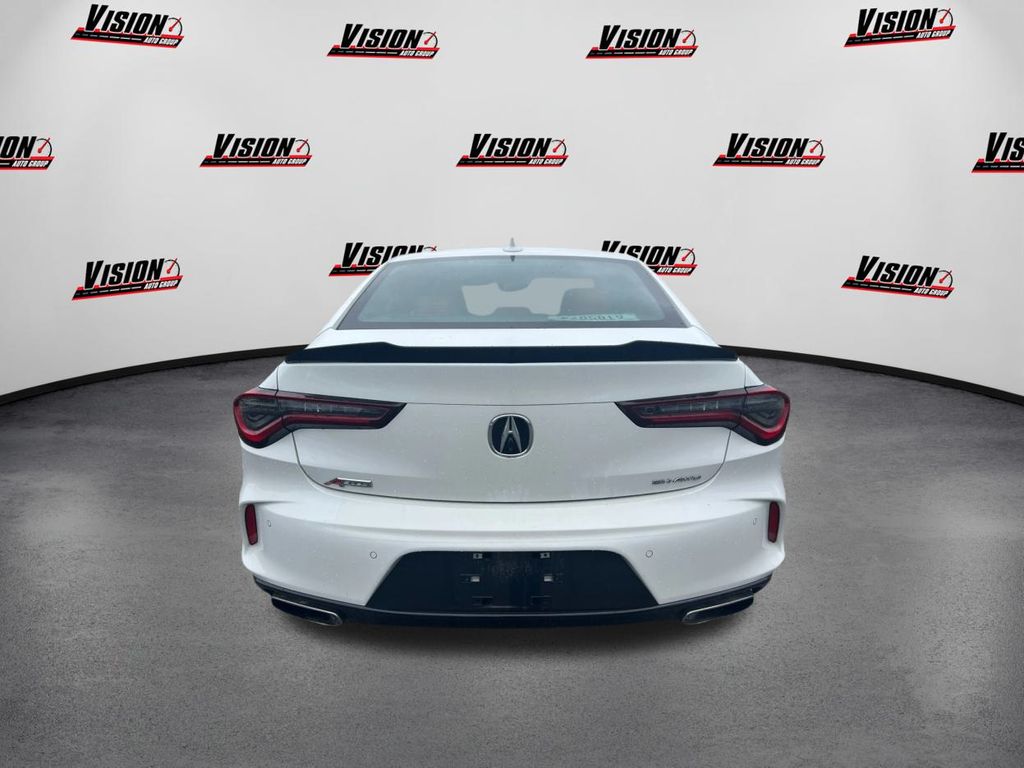 Vehicle image 5 of 40